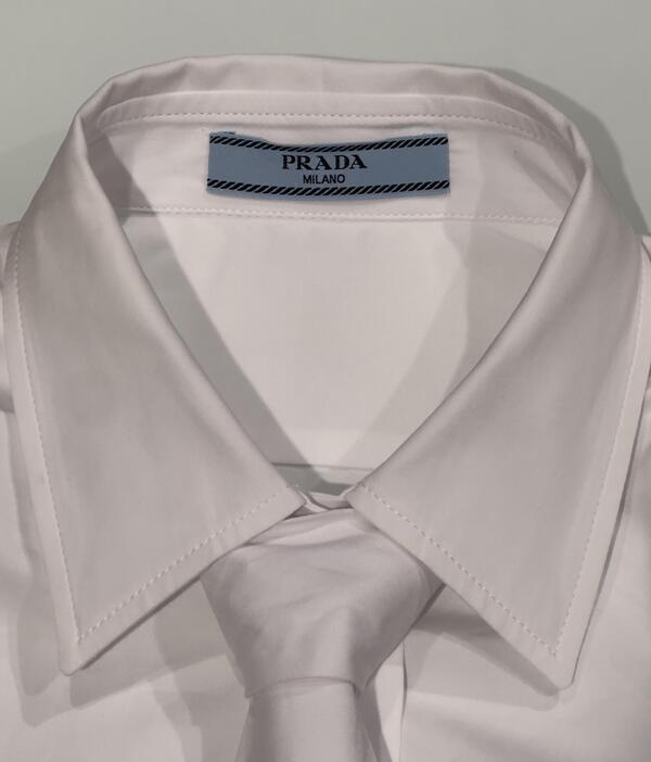 PRADA ブランドタグ.JPG
