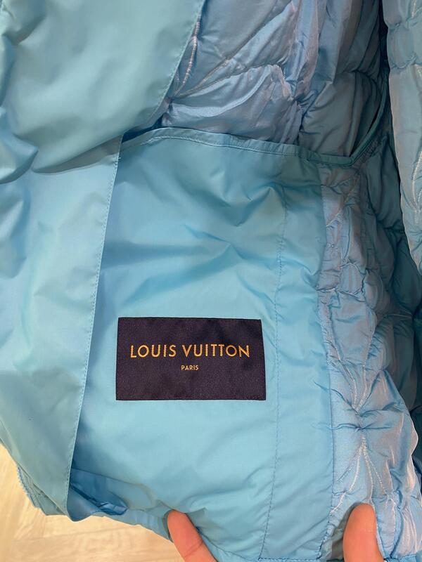 LOUIS VUITTON ダウンジャケット