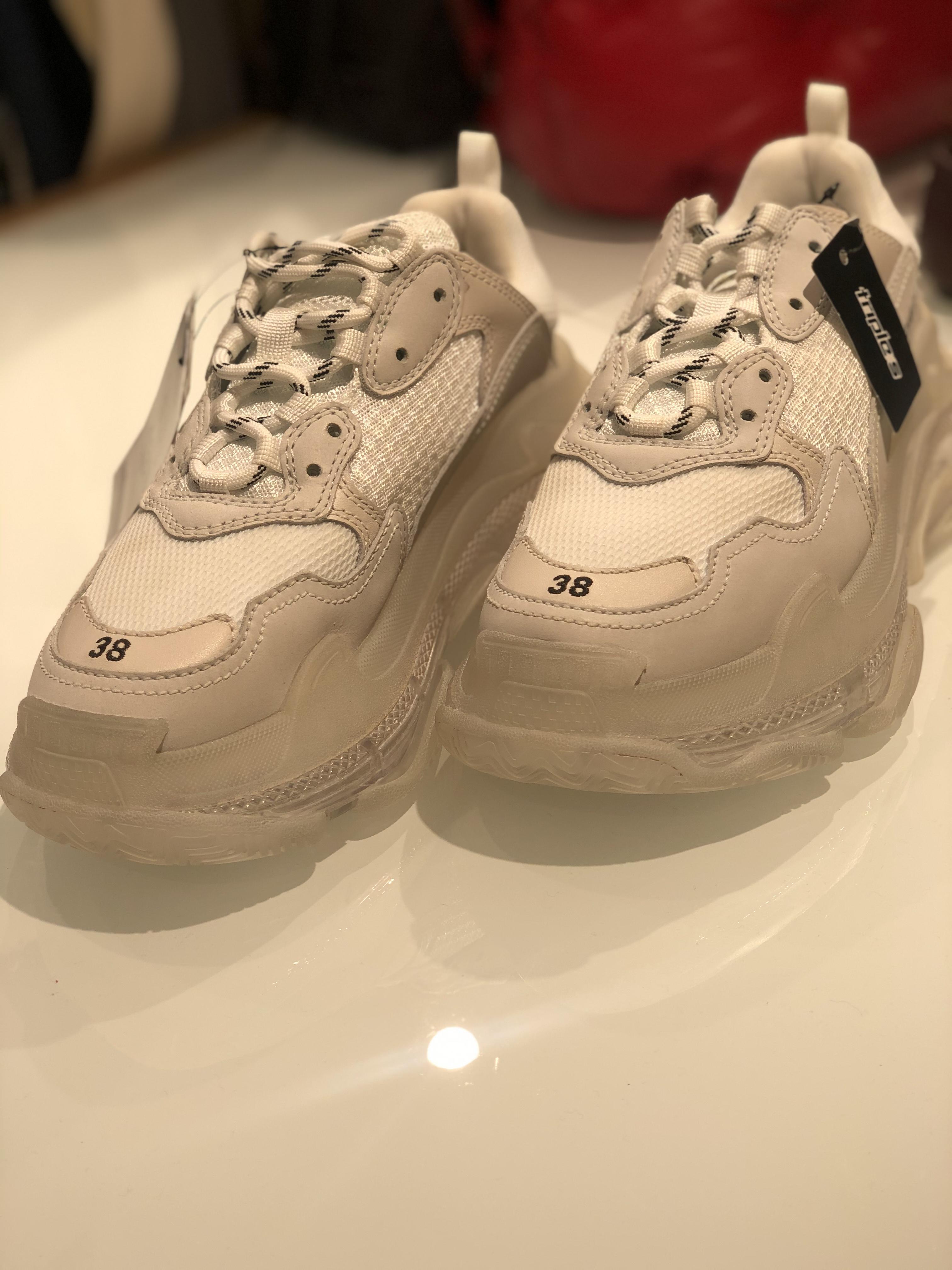 BALENCIAGA スニーカー