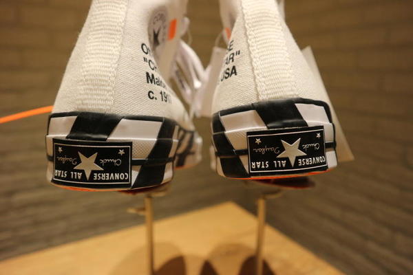 OFF-WHITE × CONVERSE