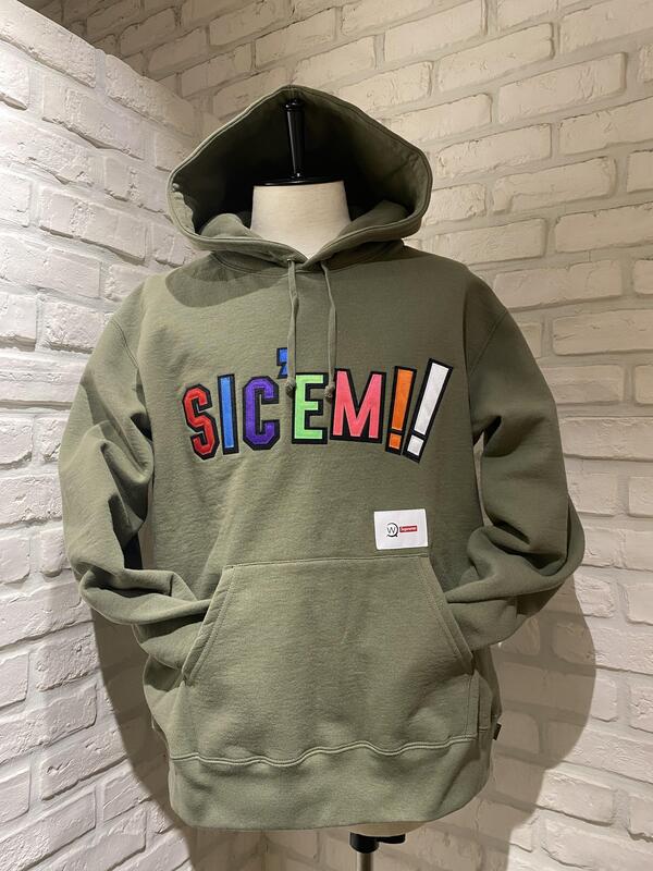 supreme フーディ カーキ1.JPG