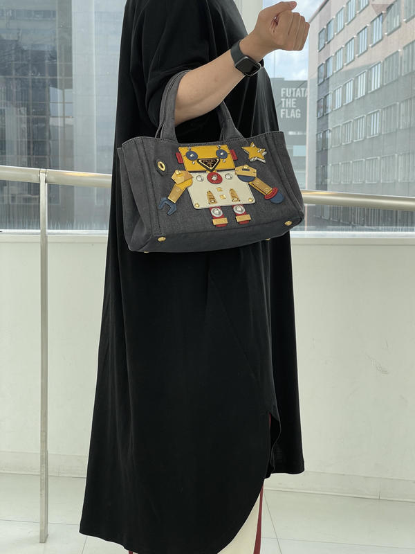 PRADA トートバッグ