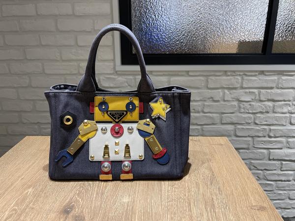 PRADA トートバッグ