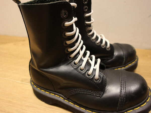 Dr.Martens ブーツ