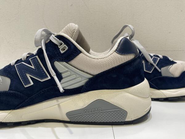 New Balance　スニーカー