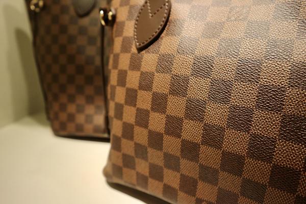 LOUIS VUITTON バッグ