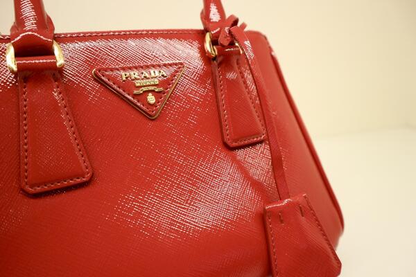 PRADAバッグ