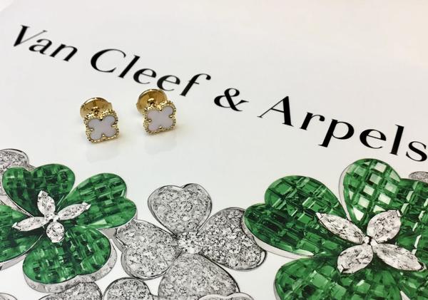 Van Cleef &Arpelesのアルハンブラ　ピアス、イヤリング