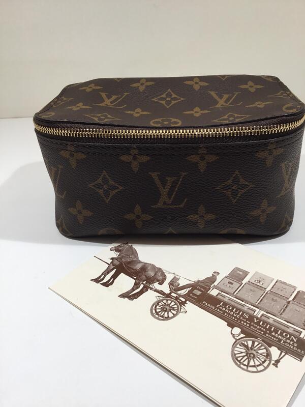 LOUIS VUITTON ポーチ，モノグラム