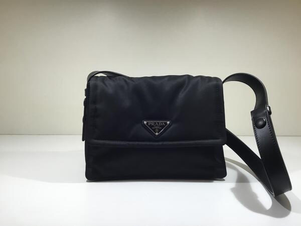 PRADA スモールパテッドRe-Nylon