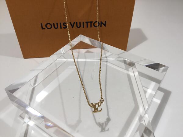 louisvuittonパンダンティフ　イディール　ブロッサムLV