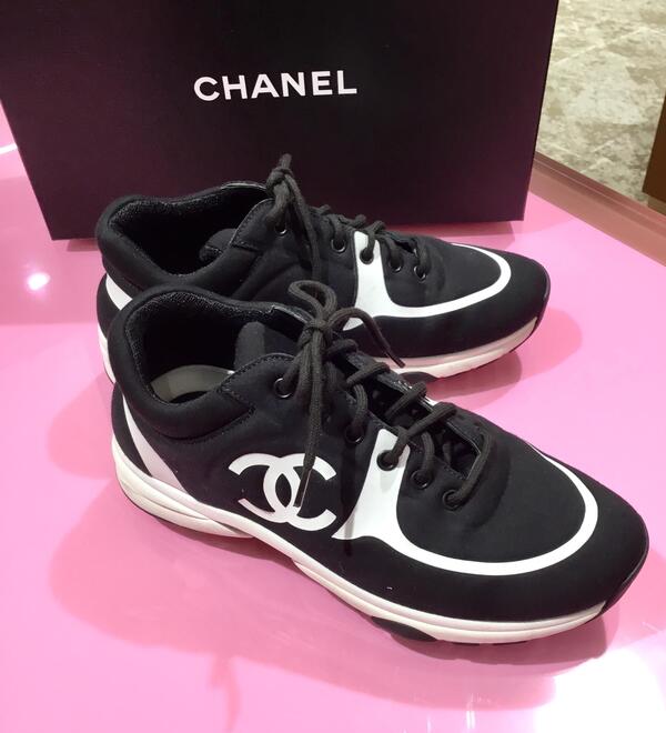 CHANELスニーカー