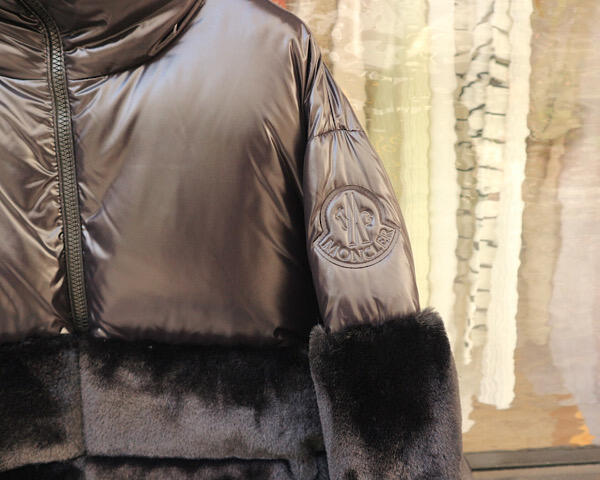 MONCLER　ダウン