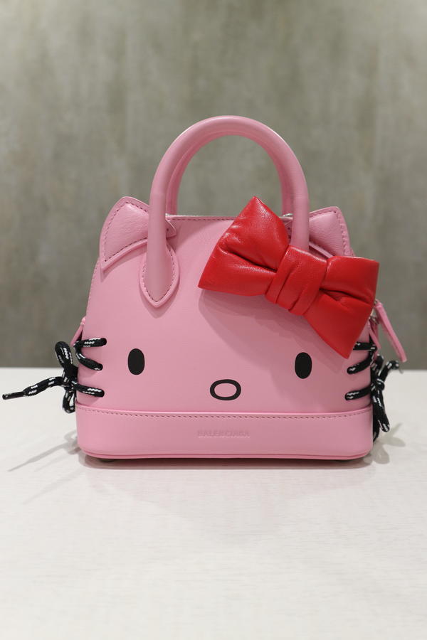 BALENCIAGA×HELLO KITTY　バッグ