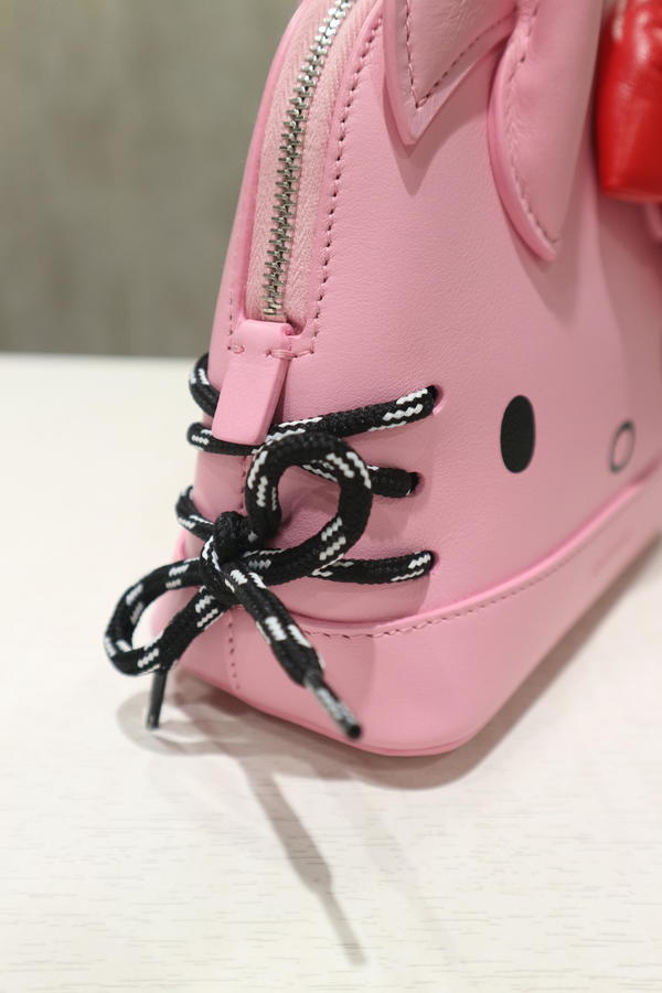 BALENCIAGA×HELLO KITTY　バッグ