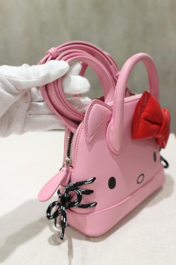 BALENCIAGA×HELLO KITTY　バッグ