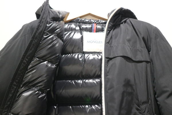 MONCLER　ブルゾン