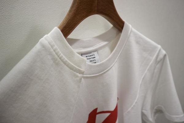 VETEMENTS　Tシャツ