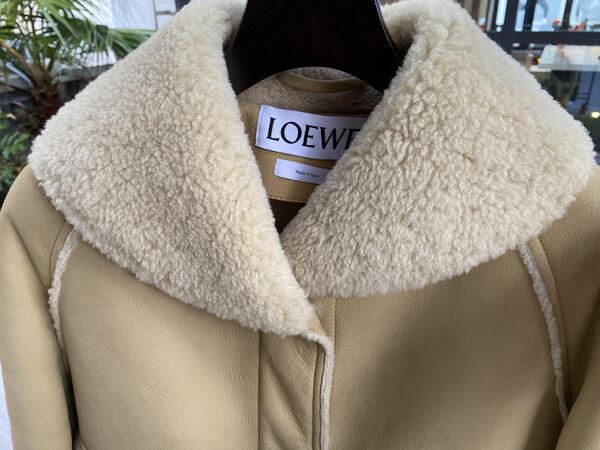 LOEWE ムートンジャケット.jpeg