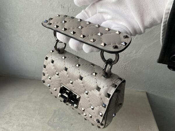 VALENTINO GARAVANI rockstud spike bag.jpeg