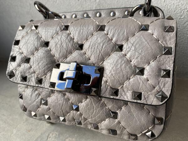 VALENTINO GARAVANI rockstud spike bag.jpeg