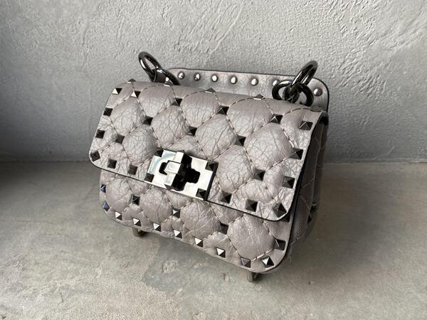 VALENTINO GARAVANI rockstud spike bag.jpeg