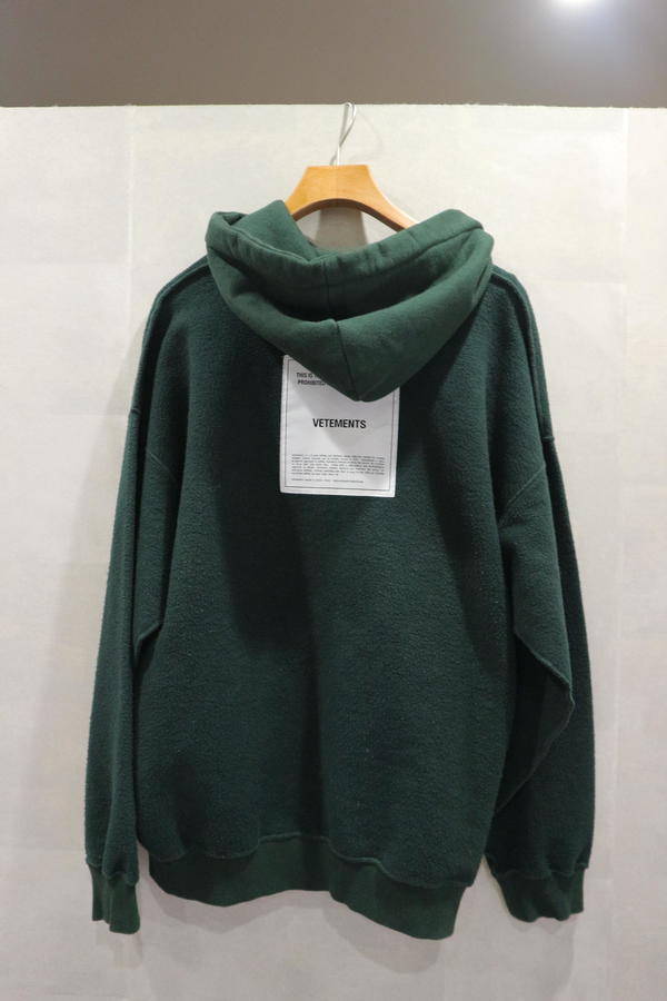 VETEMENTS スウェット