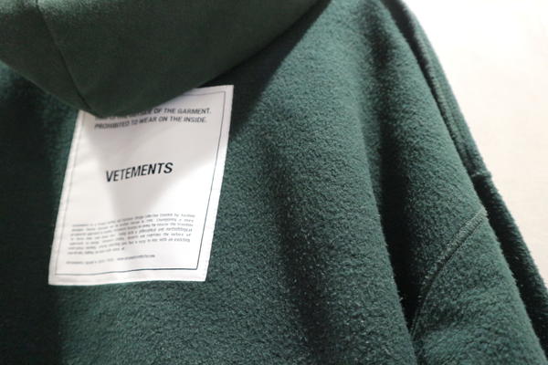 VETEMENTS スウェット