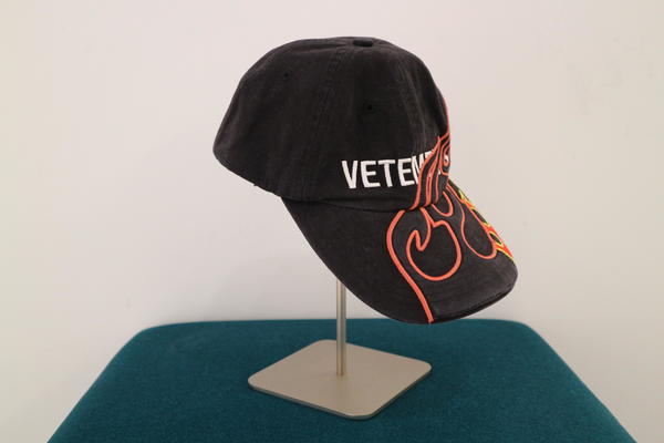 VETEMENTS キャップ