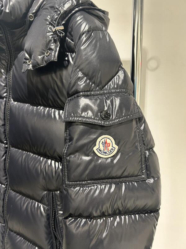 MONCLER　ブルゾン.JPG