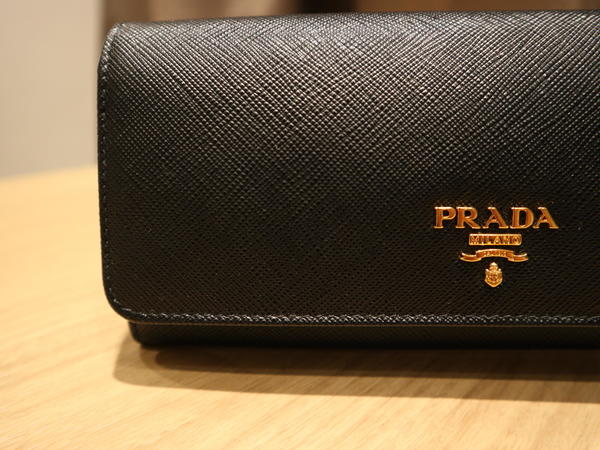 PRADA 財布