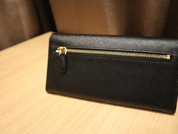 PRADA 財布