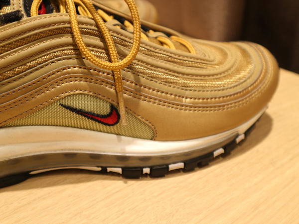 NIKE　スニーカー