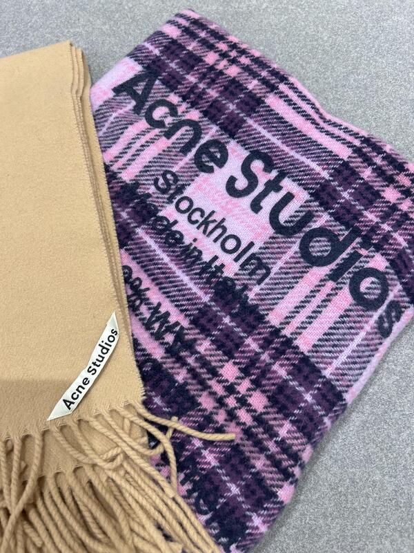 Acne Studious　マフラー