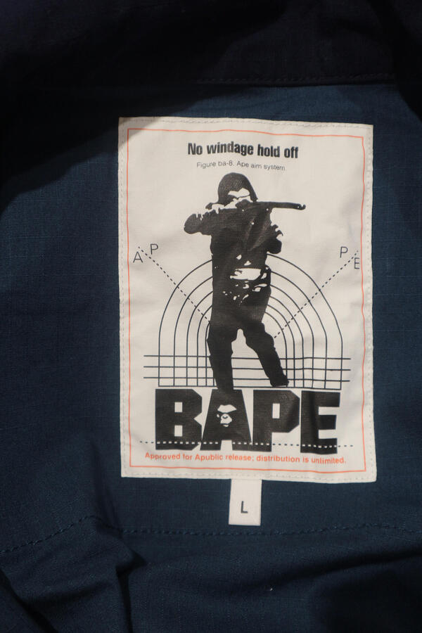 A BATHING　APE　シャツ