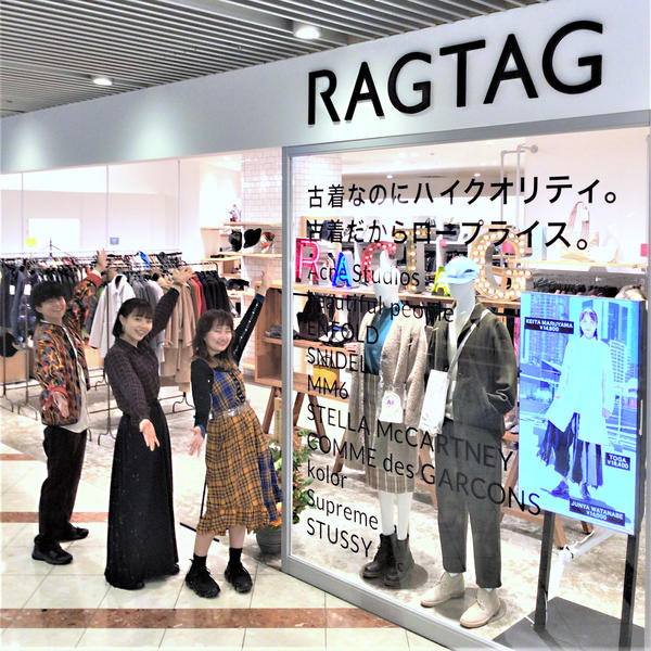 ヘップファイブ店 スタッフが並んだ様子