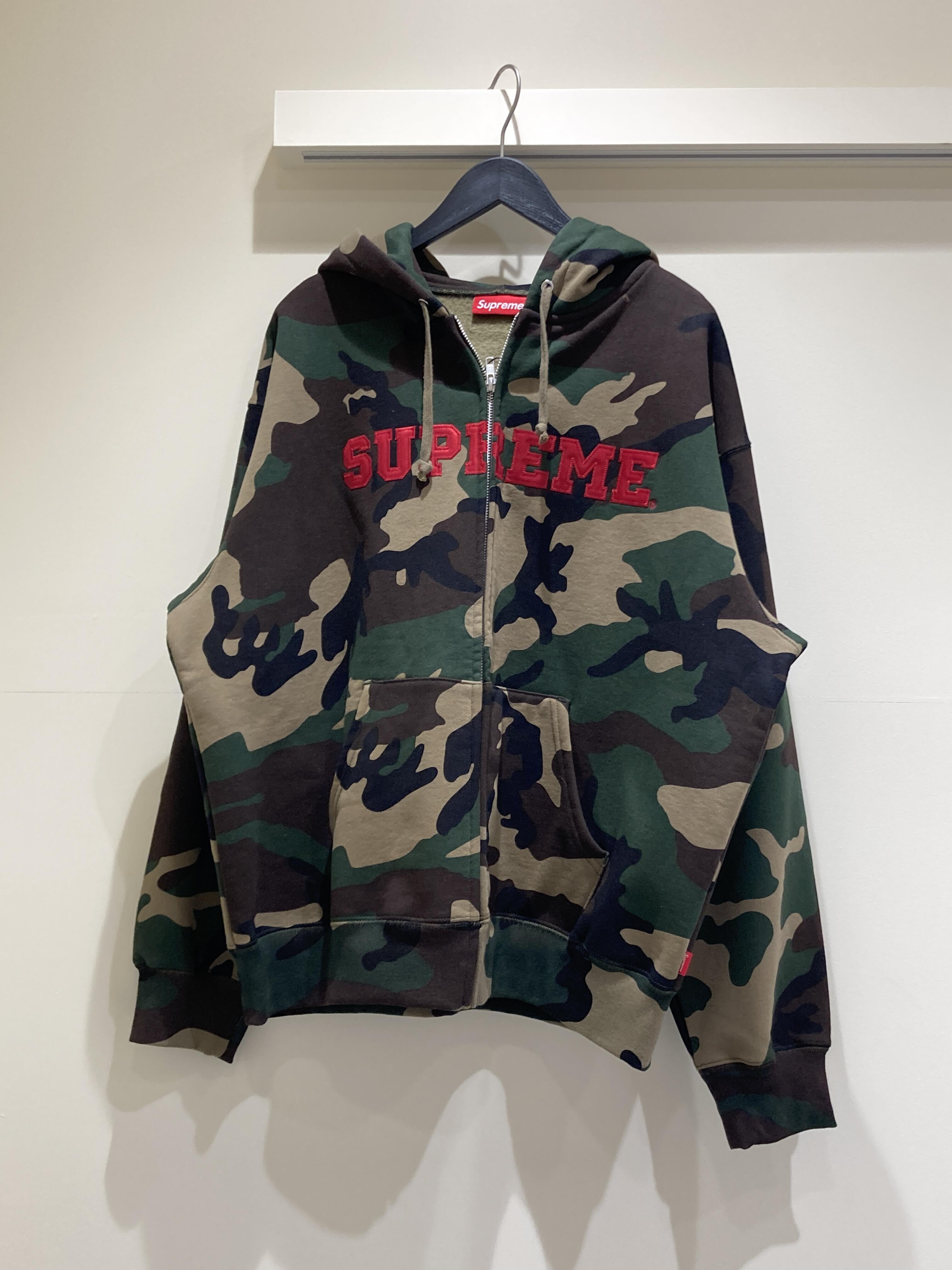 Supreme　ジップアップフーディ