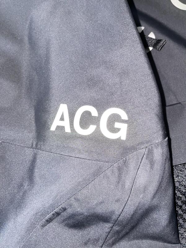 NIKE ACG プルオーバー