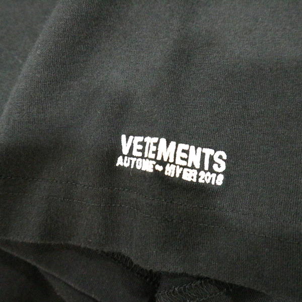 VETEMENTS　Tシャツ