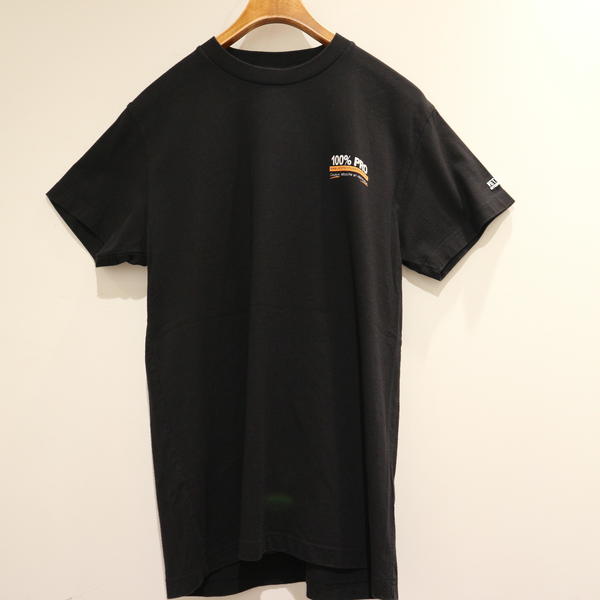 VETEMENTS　Tシャツ