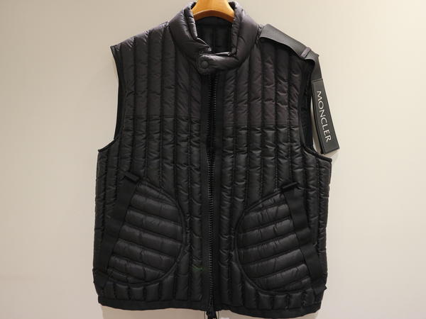 MONCLER ダウンベスト