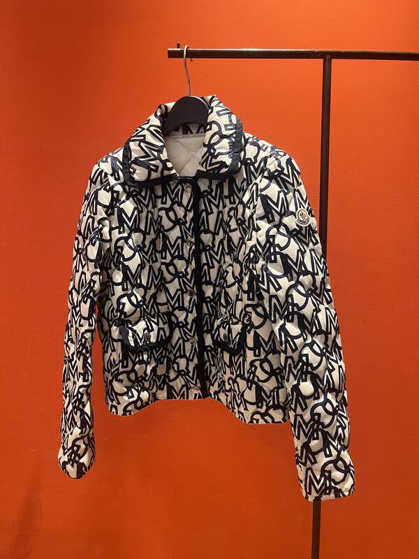 MONCLER ダウンジャケット.jpeg