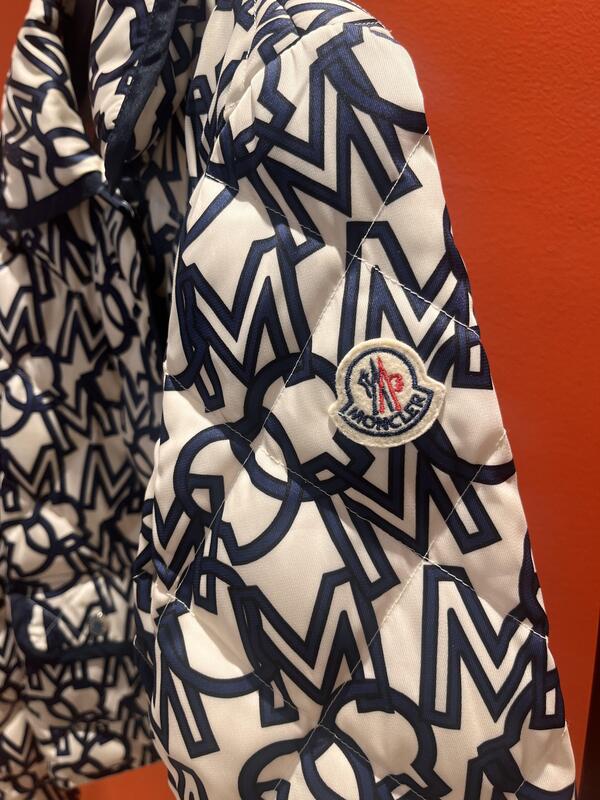 MONCLER ダウンジャケット.jpeg