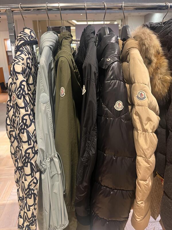 MONCLER ダウンジャケット.jpeg