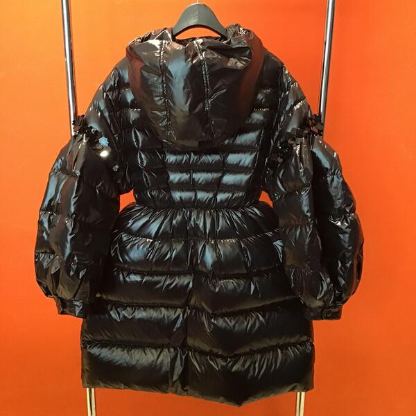 MONCLER 黒 ダウンジャケット②.JPG