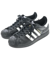 adidas スニーカー