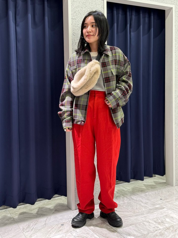 レディースのカジュアルファッション秋