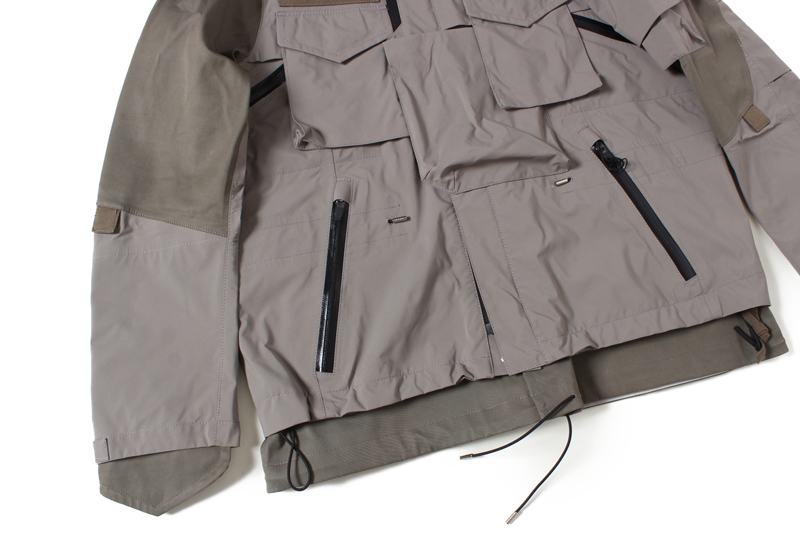 ×［sacai］“J1A Blouson”