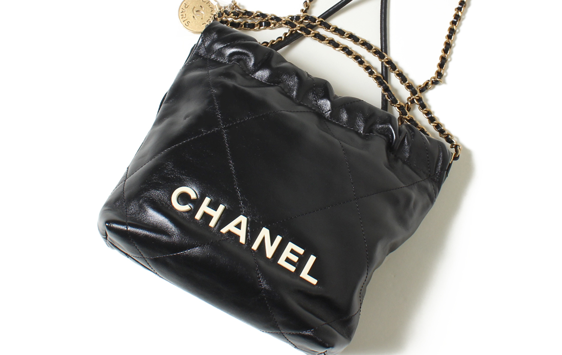 ［CHANEL］“シャネル22”の魅力に迫る