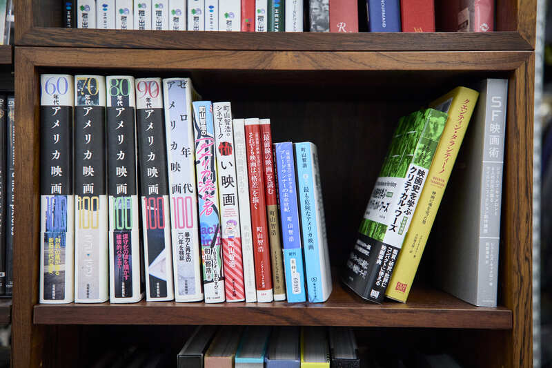 岡本さんの本棚